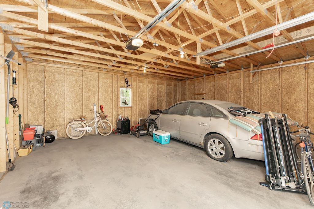 Garage - 2 stall