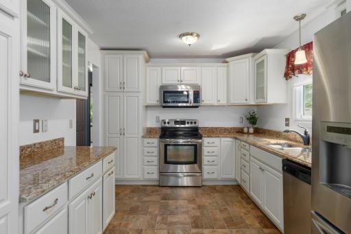 7825 Rimbley Road, Woodbury, MN 55125
