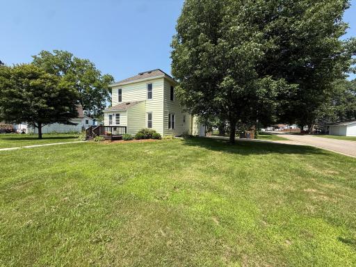 300 Ellington Street, West Concord, MN 55985