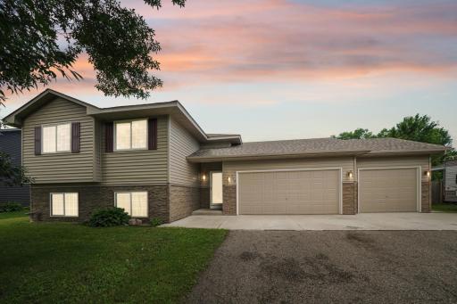 200 Gloria Avenue, Green Isle, MN 55338