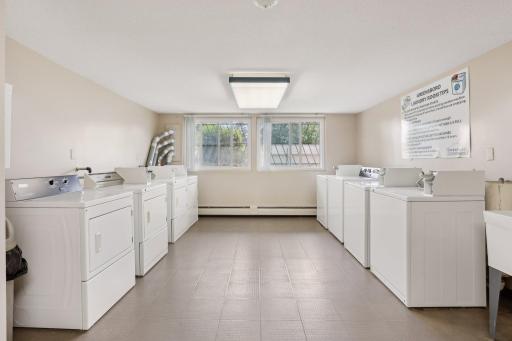 25-web-or-mls-W 22nd St 304-3105-025.jpg