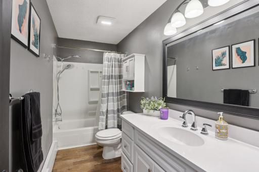 23-web-or-mls-W 22nd St 304-3105-023.jpg