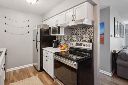 13-web-or-mls-W 22nd St 304-3105-013.jpg
