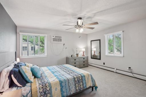 15-web-or-mls-W 22nd St 304-3105-015.jpg