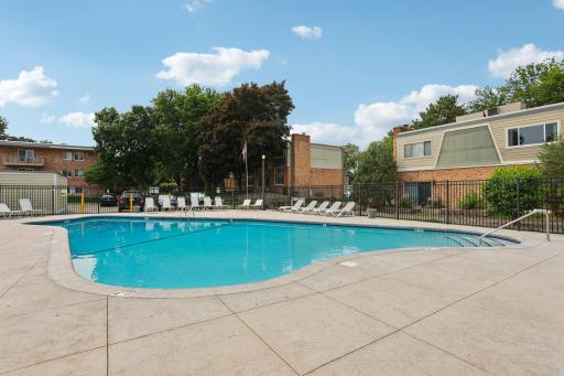 35-web-or-mls-W 22nd St 304-3105-908.jpg