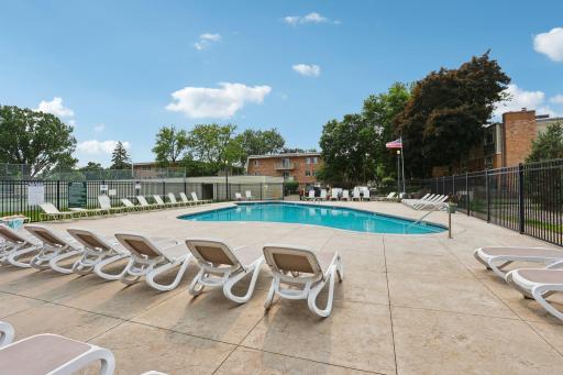 37-web-or-mls-W 22nd St 304-3105-910.jpg
