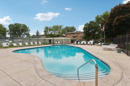 36-web-or-mls-W 22nd St 304-3105-909.jpg