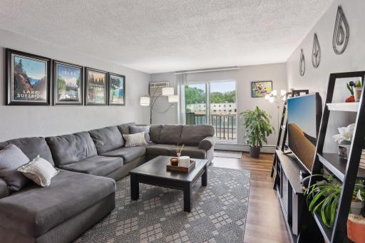 8-web-or-mls-W 22nd St 304-3105-008.jpg