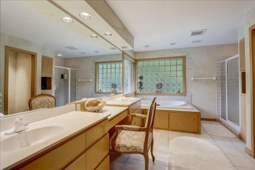 22417 Livery Court, Lakeville, MN 55044