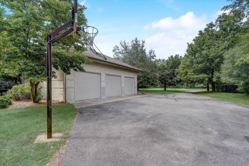 22417 Livery Court, Lakeville, MN 55044