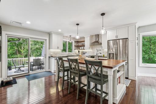8665 Black Maple Drive, Eden Prairie, MN 55344