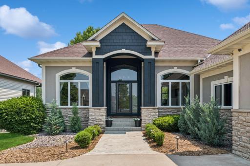Beautiful detached townhome in The Lakes of Blaine