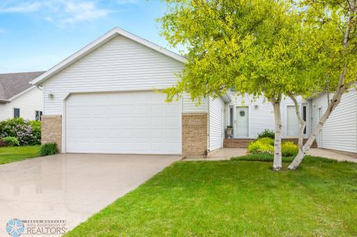 2834 Wheatland Drive S, Fargo, ND 58103