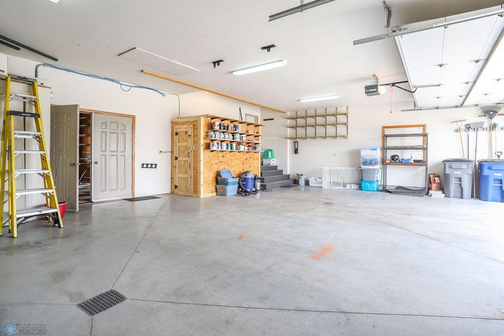 3 Stall Heated Garage