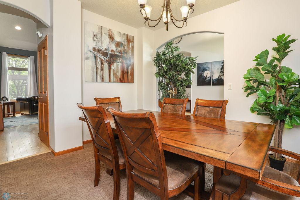 Dining room to Entry