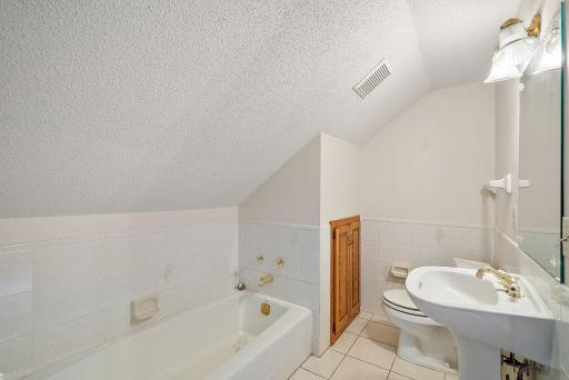 18121 N Diamond Lake Road, Dayton, MN 55327