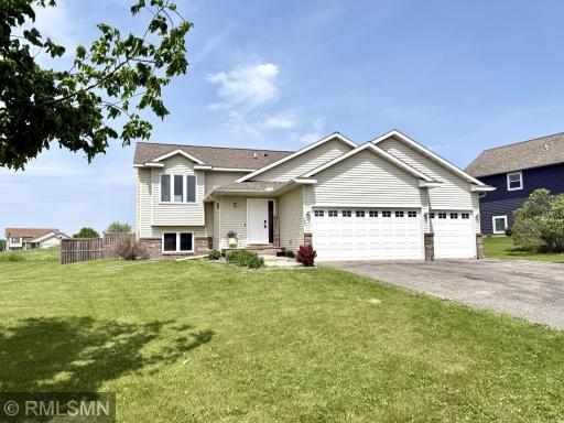 Welcome Home! 4 Bedroom, 2 bathroom, 3 Stall Heated garage!
