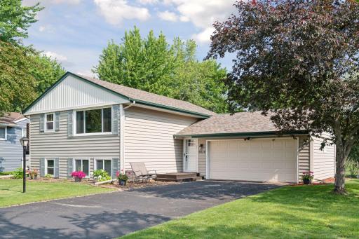 9826 129th Avenue N, Champlin, MN 55316
