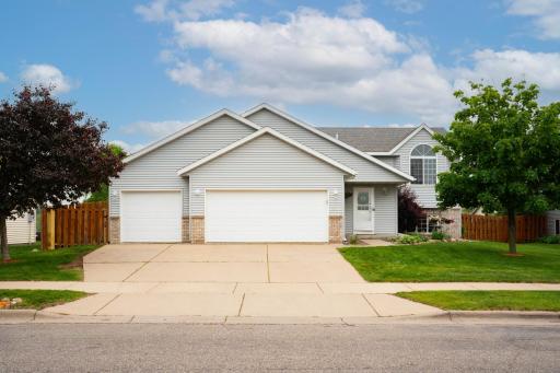 20250603-1094VoyagerSt_StCloud_Exterior-8.jpg