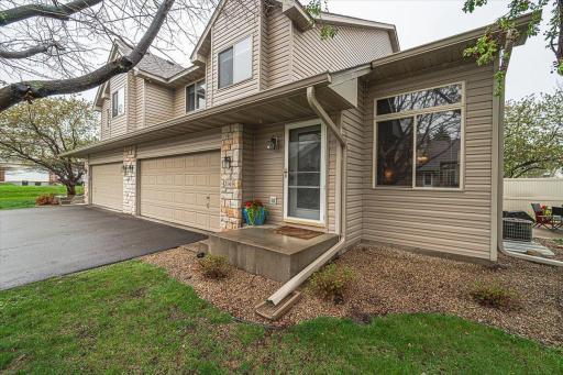 Photo for 2149 Limerick Lane, Shakopee, MN 55379 - listing #6731414 This 4 bedroom 3 bathroom END UNIT townhome receives an incredible amount of natural light and includes a rare-find BASEMENT! Guest parking is just steps from your door.