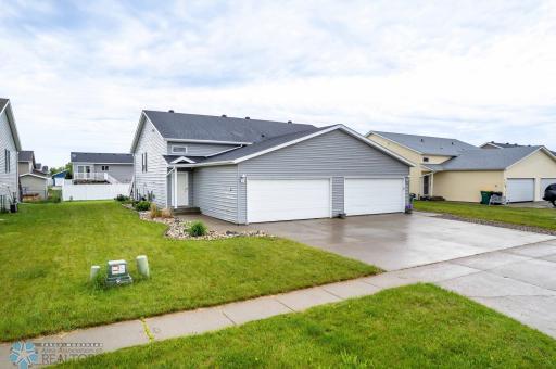 1131 38 1/2 Avenue W, West Fargo, ND 58078