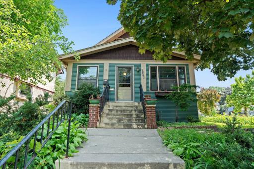 Unlock the potential in this South Uptown property!