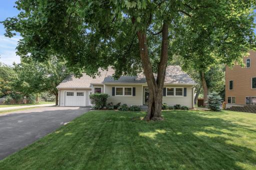 611 Sumter Avenue S, Minneapolis, MN 55426