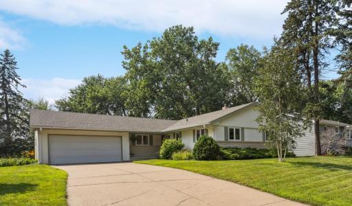 2193 Bossard Drive, Saint Paul, MN 55113