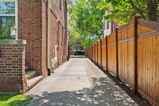 818 Summit Avenue, Saint Paul, MN 55105