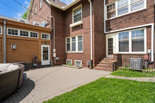 818 Summit Avenue, Saint Paul, MN 55105