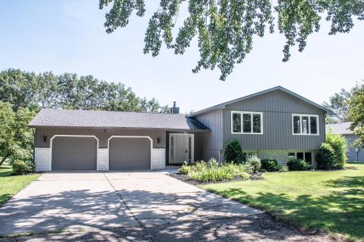 Welsome home to 36388 Golfview Ridge Way!