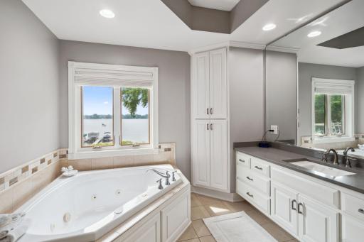 10097 Wyoming Avenue, Chisago City, MN 55013
