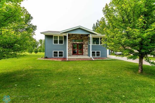 704 9th Avenue SE, Barnesville, MN 56514
