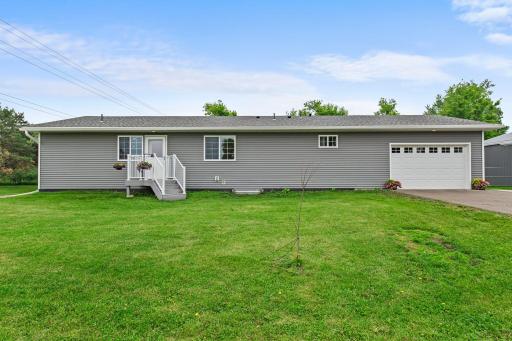 4406 409th Avenue NW, Braham, MN 55006
