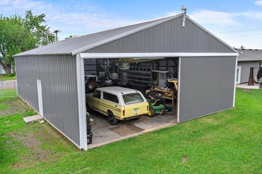 4406 409th Avenue NW, Braham, MN 55006