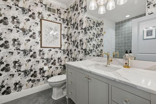 9320 Abigail Court, Inver Grove Heights, MN 55077