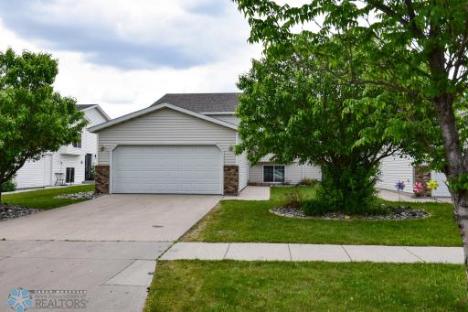 917 11 Street W, West Fargo, ND 58078