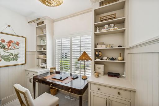 Office nook--Absolutely perfect for working at home