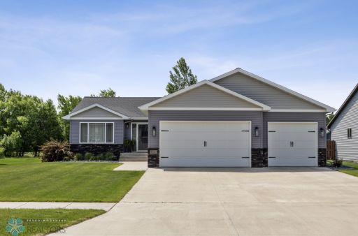 5705 67th Street S, Fargo, ND 58104