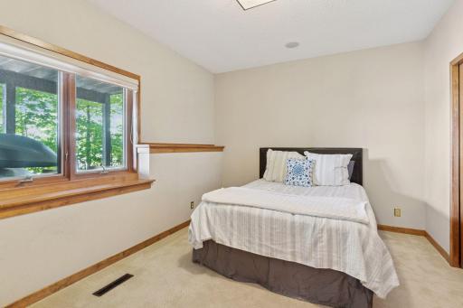 3850 Lone Cedar Lane, Chaska, MN 55318