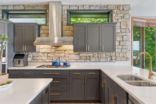 3850 Lone Cedar Lane, Chaska, MN 55318