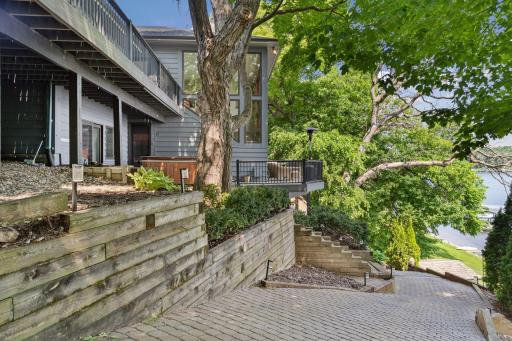 3850 Lone Cedar Lane, Chaska, MN 55318