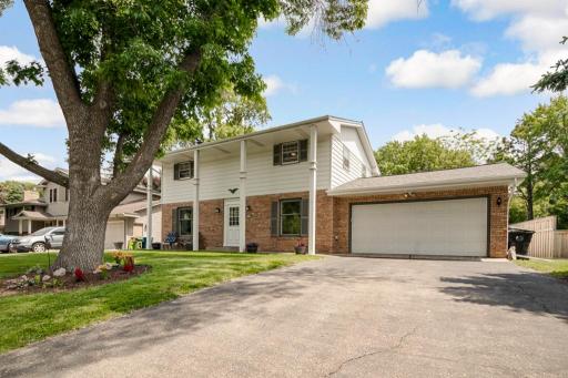 569 Driftwood Road, Saint Paul, MN 55112
