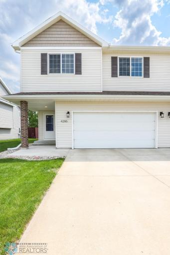 4286 Auburn Avenue, Fargo, ND 58104