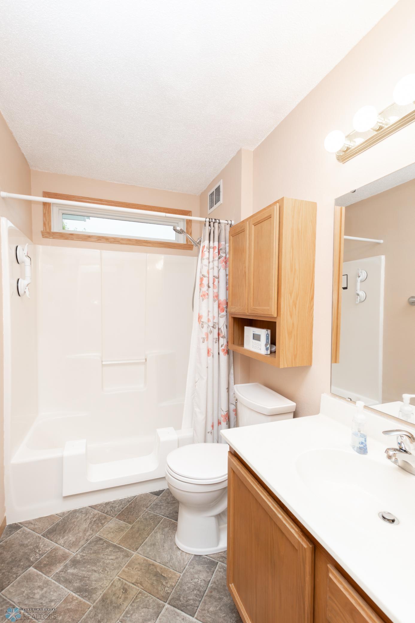Bathroom 1 - 3/4 (full attachment)
