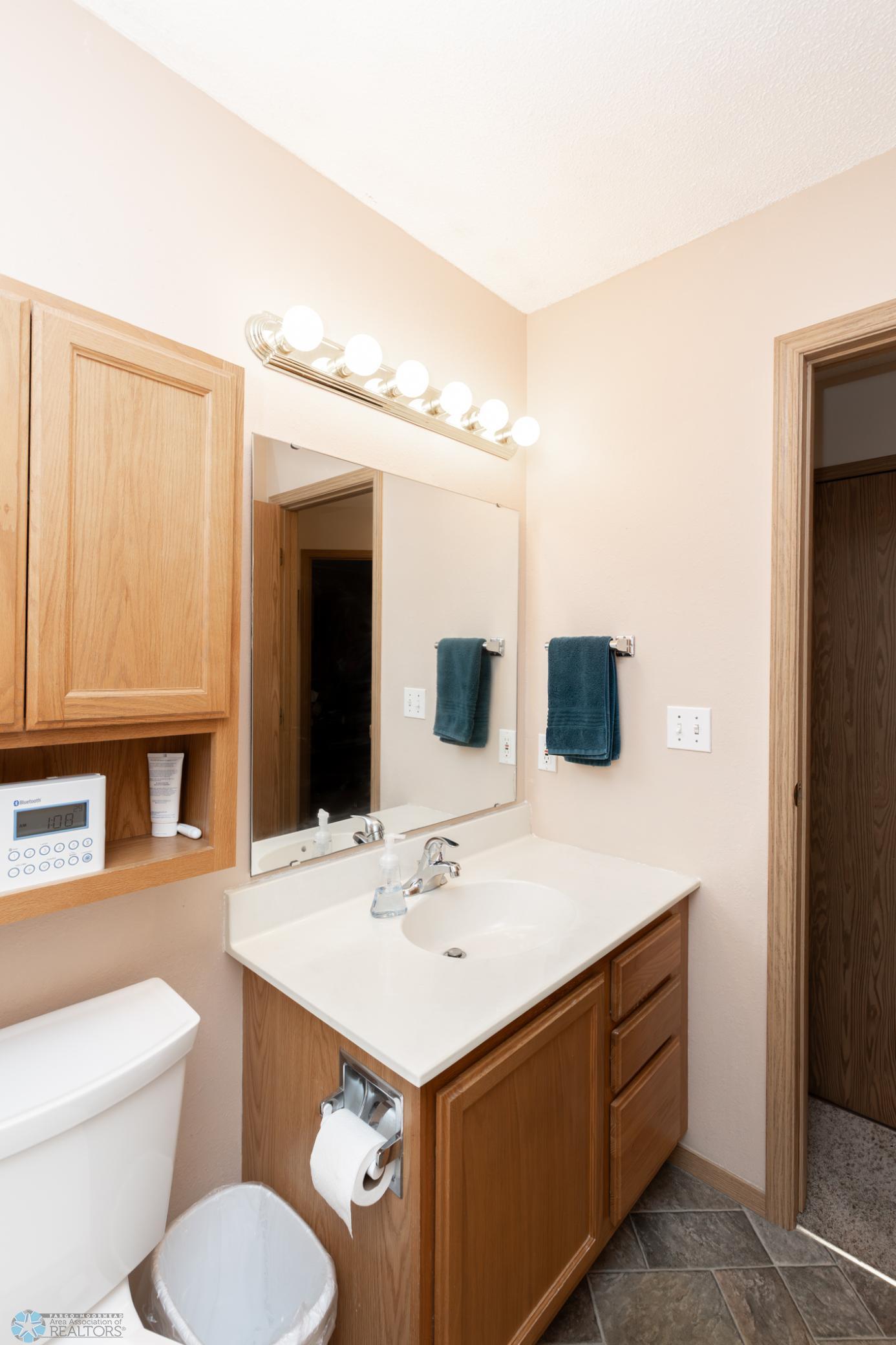Bathroom 1 - "full"