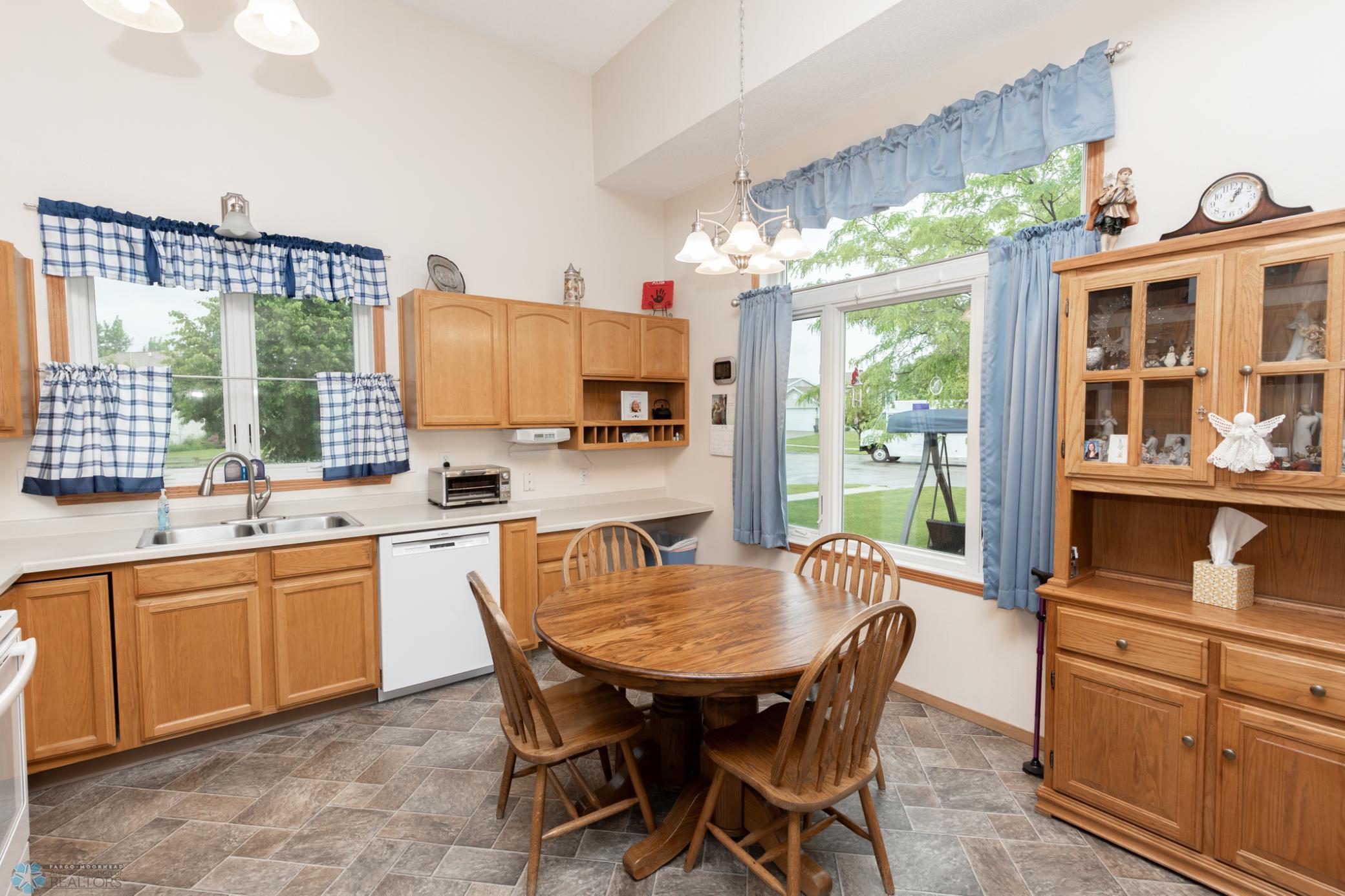 Dining/Kitchen