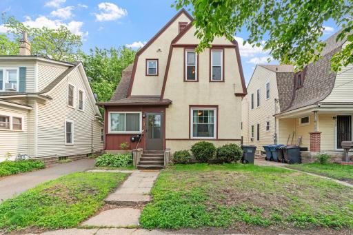 662 24th Avenue NE, Minneapolis, MN 55418