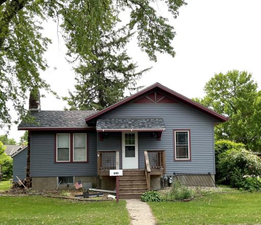 845 12th Street, Windom, MN 56101