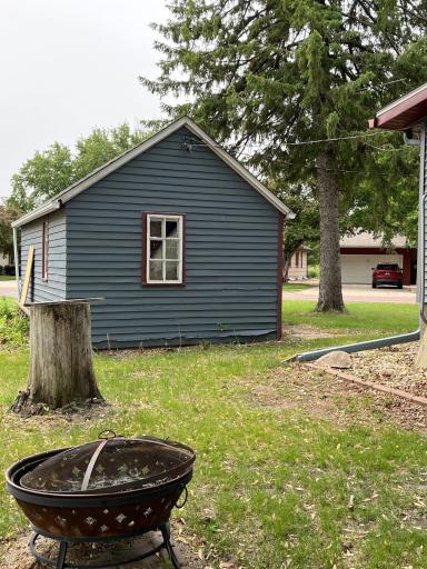 845 12th Street, Windom, MN 56101